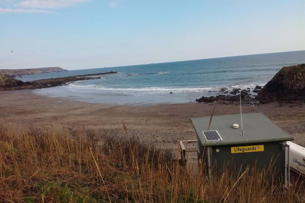 הלסטון Farm Accommodation - The Lizard Peninsula, Cornwall מראה חיצוני תמונה